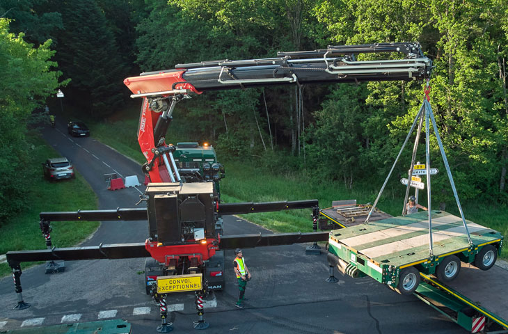 Heavy-duty cranes