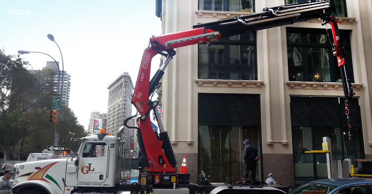 Fassi F800RA - 5th avenue New York Fassi F800RA - 5th avenue New York
