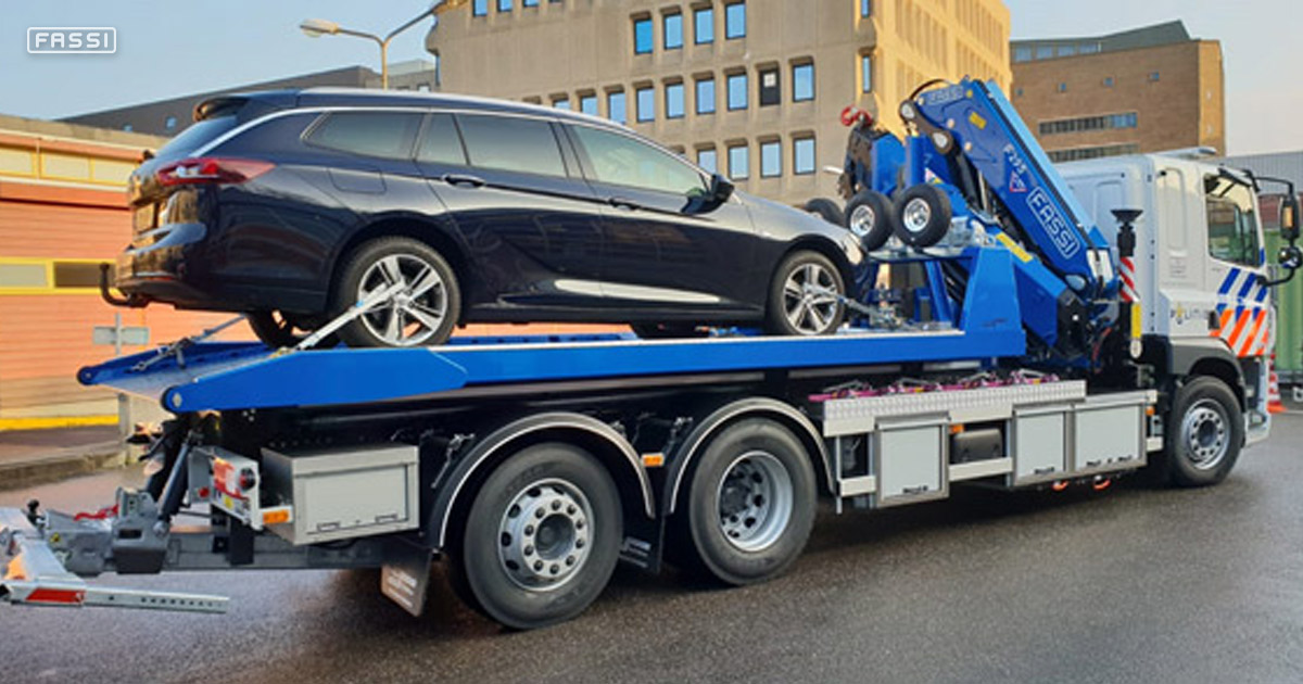 Quattro gru Fassi per la polizia olandese Quattro gru Fassi per la polizia olandese